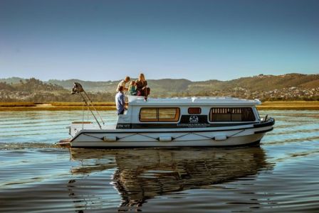 Knysna Houseboats - Day Charters